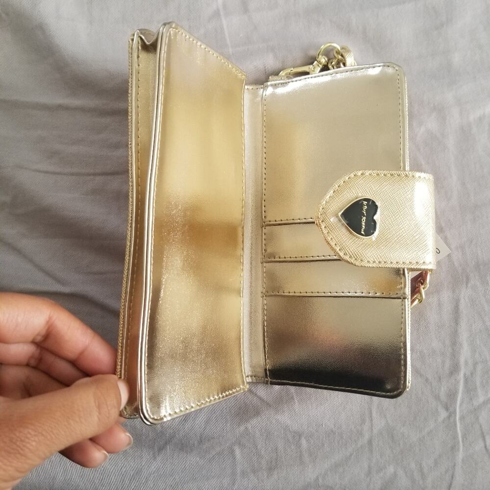 NWT Betsey Johnson Gold And Black Heart Wallet - Picture 3 of 12